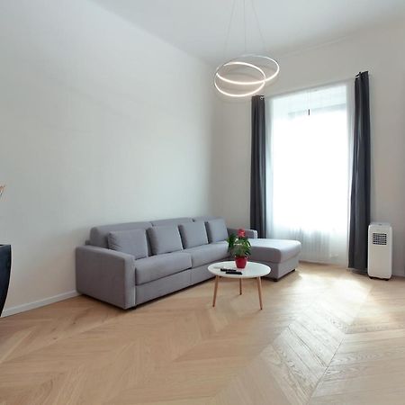 The Apartment House - Mezibranska Prague Luaran gambar