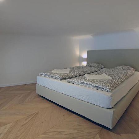 The Apartment House - Mezibranska Prague Luaran gambar