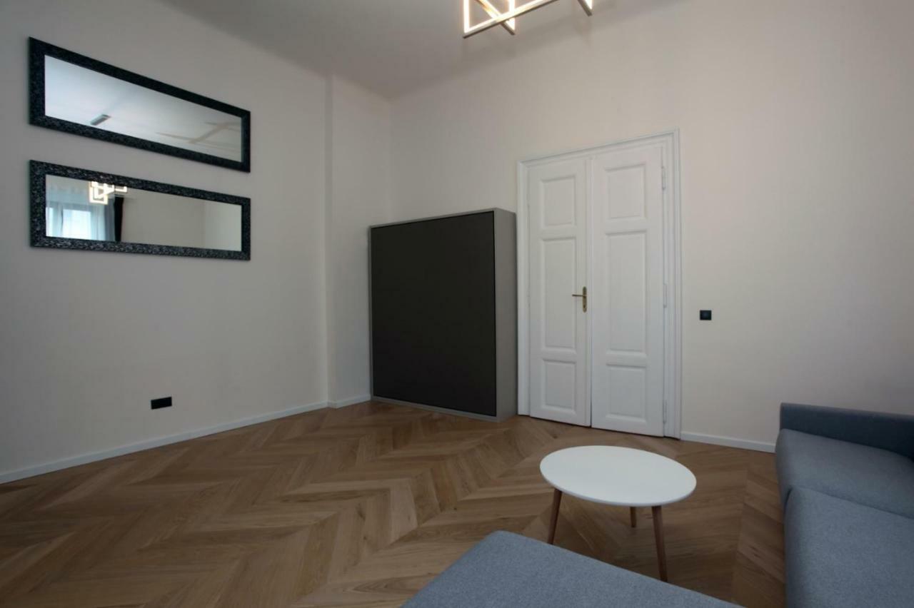 The Apartment House - Mezibranska Prague Luaran gambar
