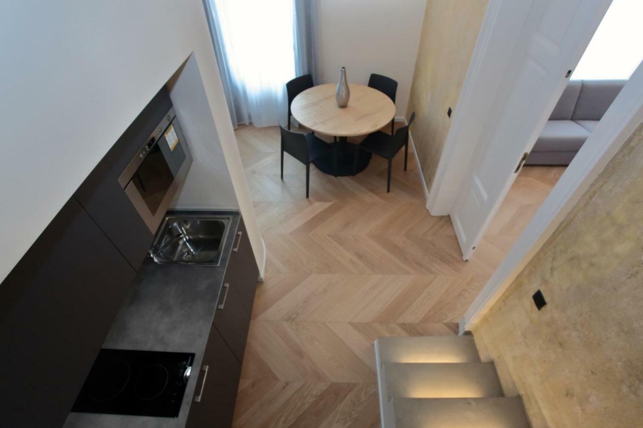 The Apartment House - Mezibranska Prague Luaran gambar