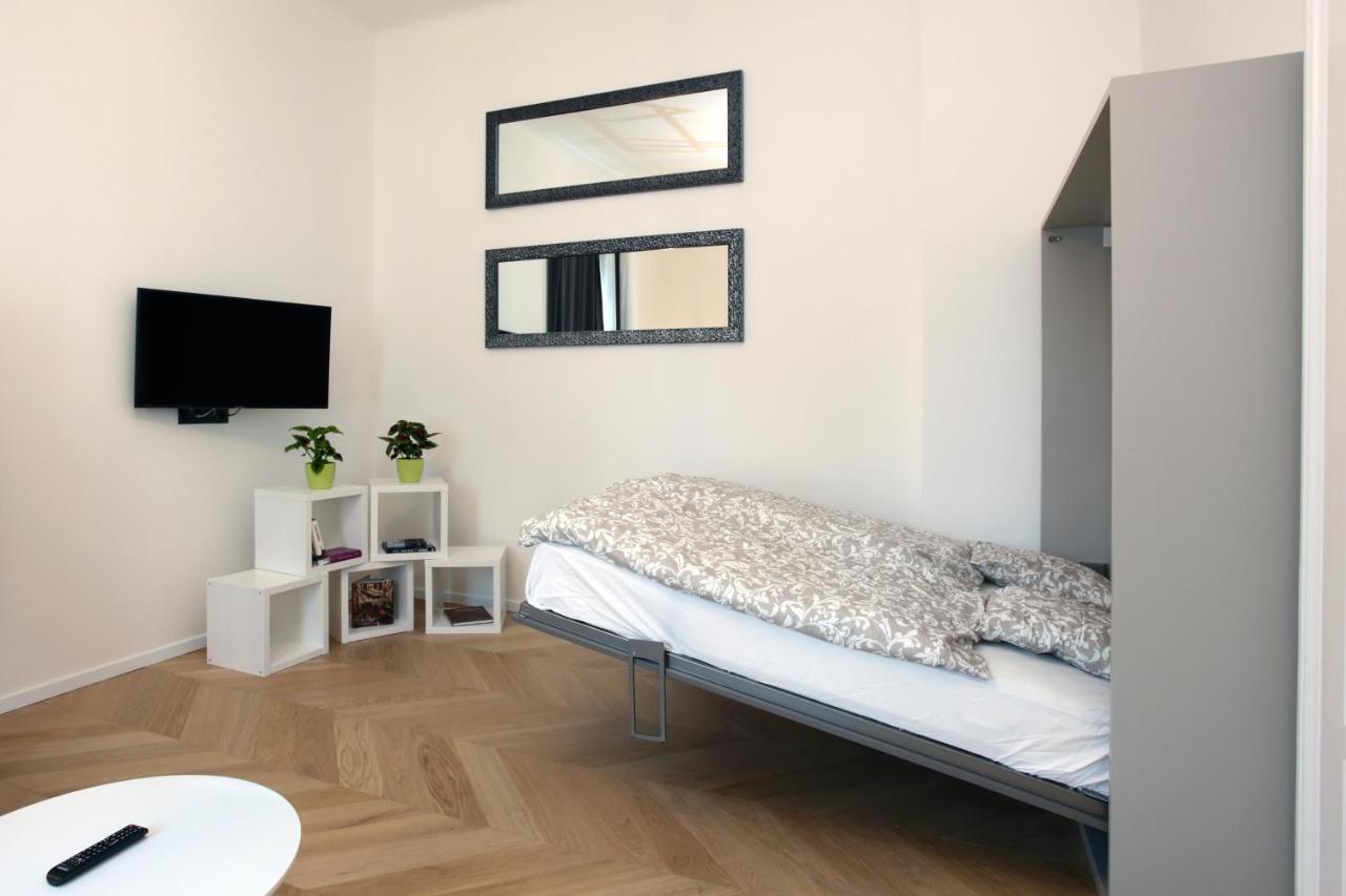 The Apartment House - Mezibranska Prague Luaran gambar