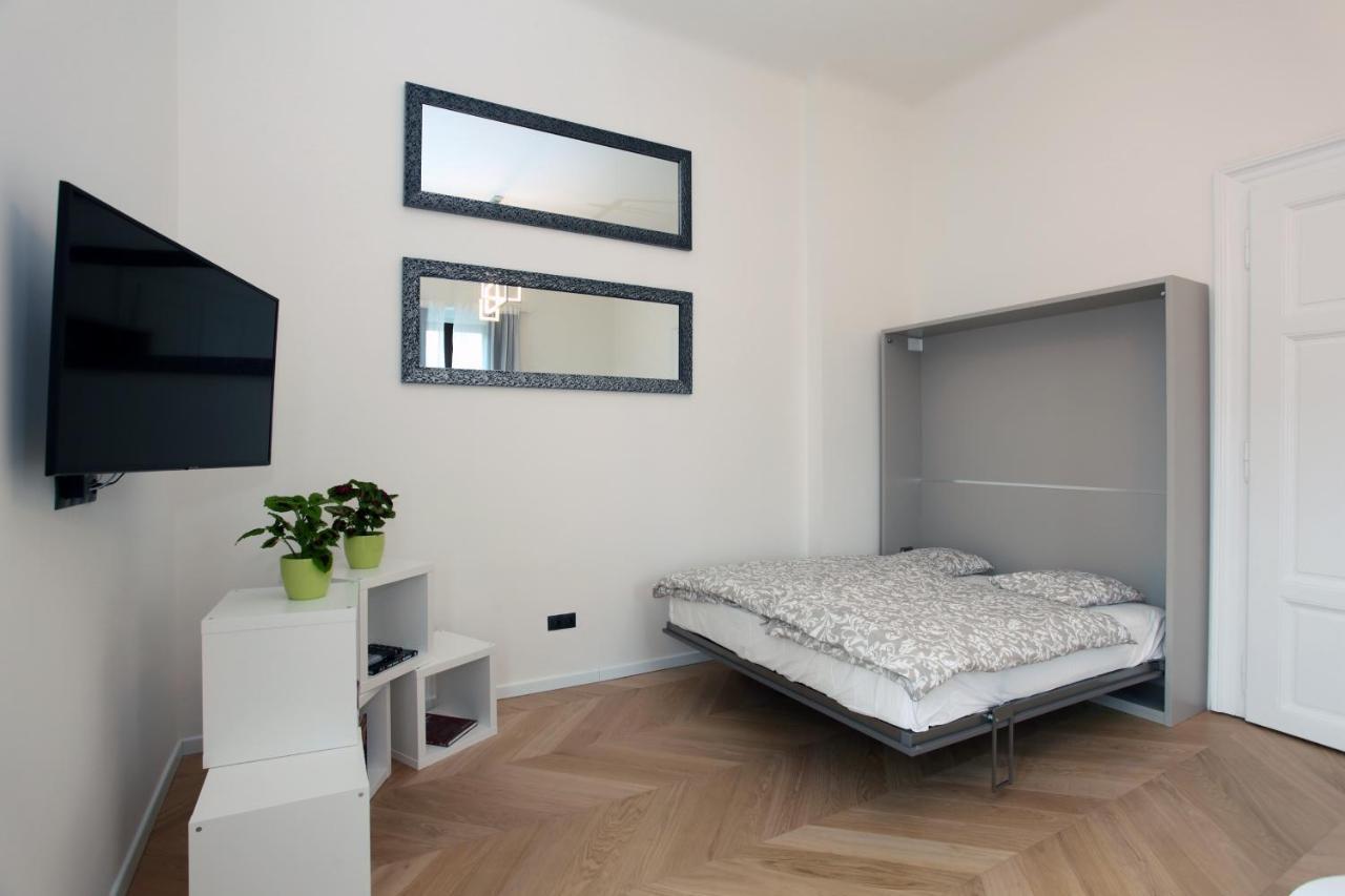 The Apartment House - Mezibranska Prague Luaran gambar